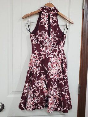 B. Darlin teen girls mini halter top floral Maroon/Pink dress, 32" long size 3/4